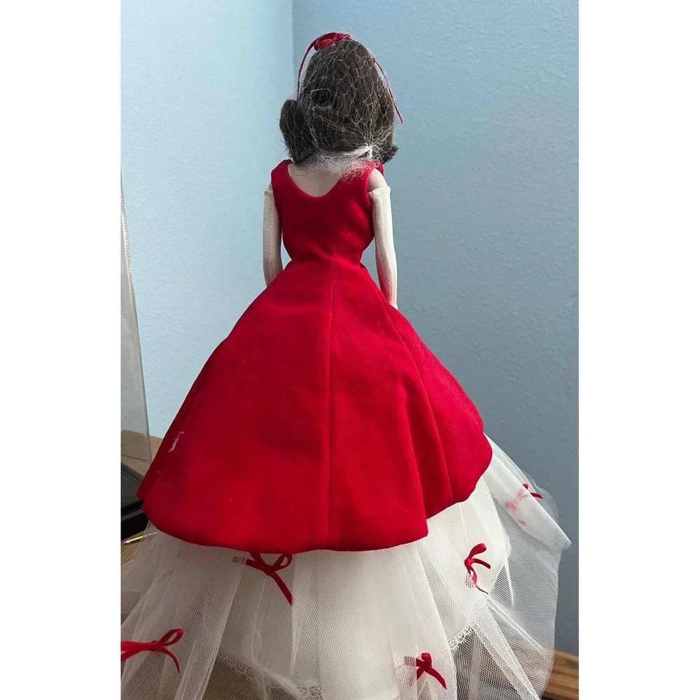Barbie Benefit Performance 1988 Limited Edition Porcelain Treasures Red‎ Velvet